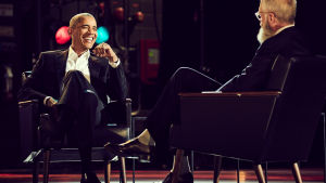 President Barack Obama gästar David Letterman i det första avsnittet av My Next Guest Needs No Introduction Barack Obama som gäst hos David Letterman i serien My Next Guest Needs No Introduction
