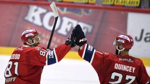 Lucas Lessio och Kyle Quincey hade all anledning att jubla i matchen. Lucas Lessio och Kyle Quincey jublar