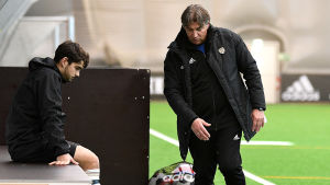 Pappa Eremenko lånade in sonen Sergei till klubben, men SJK bröt kontraktet senare på sommaren. Utan min vetskap, säger Alexei Eremenko till ÖT. Sergei Eremenko på SJK:s träning.