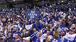 Hockeyn är stor i Toronto och fansen ställer höga krav på spelarna. Torontos supportrar på läktaren i lagets hemmaarena.