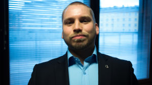 Jimmy Nylund sitter med i FSF:s styrelse år 2017 där han funderar på hur Studenthälsan ska utvecklas så att alla studerande får tillgång till bra vård. Jimmy Nylund, styrelsemedlem i Finlands studentkårers förbund med ansvar för hälsovårdsfrågor.