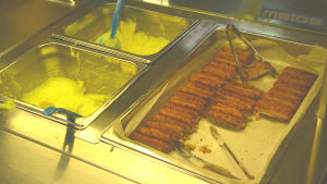 Fiskbiffar och potatismos i Forsby skola
