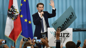 Sebastian Kurz tackar väljare efter valet i oktober. Sebastian Kurz tackar väljare efter förbundsdagsvalet i Österrike 2017.