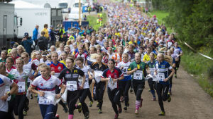 Över 1700 lag startade i Venlakavlen, vilket är nytt rekord. Start i Venlakavlen.
