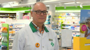 Hans Fock, apotekare vid Sibbo apotek i Nickby. Arkivbild. Apotekare Hans Fock i Sibbo apotek.