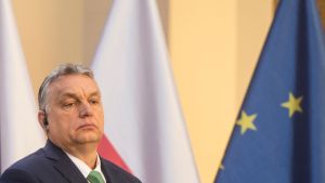 Ungerns premiärminister Viktor Orbán har nu närmast oinskränkt makt Ungerns premiärminister Viktor Orban
