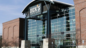 Dick's Sporting Goods säljer inte heller leksaker för barn som påminner om stormgevär Dick's Sporting Goods säljer inte heller leksaker för barn som påminner om stormgevär