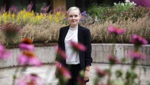 Maria Ohisalo på Inrikesministeriets innergård Maria Ohisalo sisäministeriön sisäpihalla elokuussa 2019