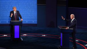 Den enda presidentvalsdebatten mellan Trump och Biden hittills hölls torsdagen den 29.september. Trump ja Biden väittelevät tv-tentissä Ohiossa aamuyöllä 30.9.2020.
