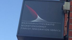 Migrationsverket anser att salars och Modis berättelser inte är trovärdiga. Migrationsverkets skylt