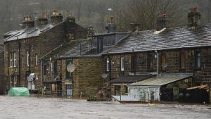 Stormen har lett till översvämningar på många håll i England Storm, oväder, England