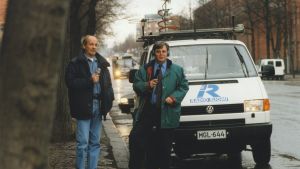Esko Riihelä ja Jommi Öynap juontamassa Liikenneradiota vuonna 1995. Esko Riihelä ja Jommi Yönap tekemässä Liikenneradiota 1995.