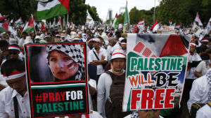 Över tiotusen demonstrerade i Jakarta, Indonesien, för att visa solidaritet med palestinierna. Stor demonstration mot USA:s Jerusalembeslut i Jakarta.