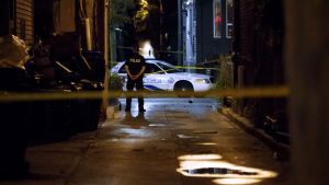 Gränden där gärningsmannen sköt mot polisen. Bild från gränden där mannen sköt mot polisen.