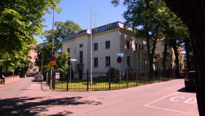 Huset i Brunnsparken i Helsingfors var den första estniska ambassad som byggdes enkom för det ändamålet. Estlands ambassad i Brunnsparken i Helsingfors.