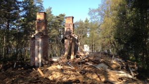Ruin efter en fånglägerbyggnad på Tulludden. Ruin efter fånglägerbyggnad på Tulludden.