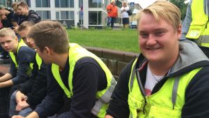 Anton Vuorio studerar för tredje året vid Axxell. Anton Vuorio studerar till husbyggare vid Axxell i Karis.