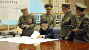 Kim Jong Un har beordrat sina strategiska kärnvapenstyrkor i högsta beredskap inför befarade amerikanska attacker