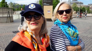 Pensionärerna Françoise och Jenanine tycker att President Macron inte ska bygga upp katedralen så den passar eliten. - Fråga oss troende hur vi vill ha den, säger de Pensionärerna Françoise och Jenanine tycker att President Macron inte ska bygga upp katedralen så den passar eliten. -Utan fråga oss troende hur vi vill ha den, säger de.