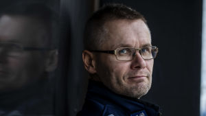 "Att få tag på droger via nätet är lättare än att få mellanöl i butiken" - Matti Pippola, Överkonstapel vid Polisinrättningen i sydvästra Finland. Överkonstapel Matti Piippola
