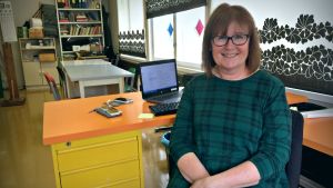 Inger Sjöholm bokför alla fall som kan ha uppkommit av fuktskador. Skolhälsovårdare i Borgå Inger Sjöholm.