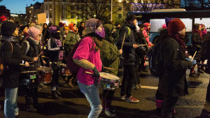 "Helsinki ilman natseja"-demonstrationen hölls också i fjol. Helsinki ilman natseja / mielenosoitus / marssi / hakaniemi / 06.12.2017