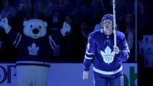 Kapanens nya kontrakt med Toronto är treårigt. Kasperi Kapanen, Toronto Maple Leafs