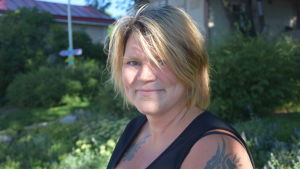 Hanna Ristola tycker det blir roligare om folk har ansiktsskydd med mönster och symboler. Hanna Ristola