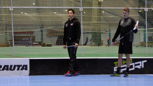 Mountassir och Palmberg drömmer om ligan. Samir Mountassir och Jesse Palmberg följer med på SB Vaasas träning.