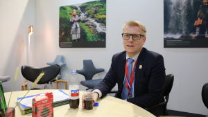 Miljöminister Kimmo Tiilikainen har inte fått mycket sömn under klimatmötet Miljöminister Kimmo Tiilikainen