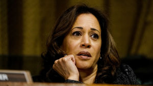 Kamala Harris vill införa en betald föräldraledighet i USA. Kamala D. Harris