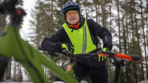 Pekka Tirkkonen omvandlade sin upplevelsebusiness på grund av varmare vintrar och satsar nu hårt på så kallade fatbikes. Pekka Tirkkonen, Kitetirri Tmi