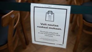 Restaurangerna har drabbats hårt i hela landet. Subwayn koronaviruksen takia suljettu ruokailutila kauppakeskus Jumbossa.