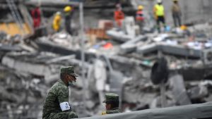 Räddningsoperation i Mexico City den 21 september 2017. Räddningsoperation i Mexico City den 21 september 2017 efter jordbävningen den 19 september.
