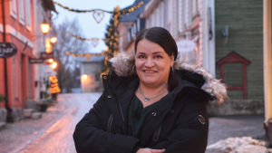 Chefläkare i Borgå Kati Liukko säger att den första omgången av vaccinet kräver noggranna transporter. Bild på Kati Liukko