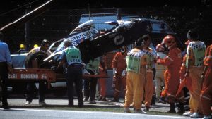 Ayrton Sennas bil efter dödskraschen. Ayrton Sennas bil efter dödskraschen.