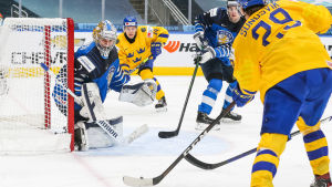 Kari Piiroinen har varit stabil i Finlands mål. Kari Piiroinen har varit stabil i Finlands mål.