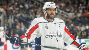 Aleksandr Ovetjkin. Ovetjkin är en storstjärna i ishockey.