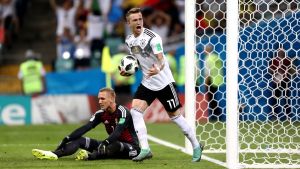 Marco Reus kvitterade i början på andra halvlek. Marco Reus firar mål mot Sverige.