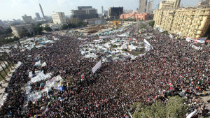 De regimkritiska massprotesterna på Tahrirtorget 2011 var den del av den arabiska våren Bild av massdemonstrationerna på Befrielsetorget i Kairo 2011