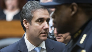 Michael Cohen anländer till kongressen för att vittna. Michael Cohen anländer till kongressen för att vittna.