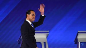 Julian Castro var USA:s bostadsminister från 2014 till 2017 under president Barack Obama. Julian Castro var USA:s bostadsminister från 2014 till 2017 under president Barack Obama.