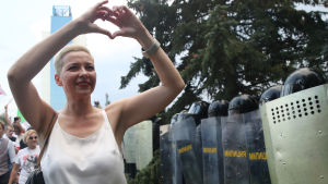Maria Kolesnikova stannade kvar i Minsk. Kolesnikova är den enda av de tre kvinnor som ledde Tikhanovskajas valkampanj som inte har flytt utomlands.