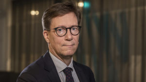 Coronaläget är allvarligt och det borde var och en av oss nu förstå, hälsar chefsöverläkare Mikko Pietilä. Terveydenhuolto, Mikko Pietilä
