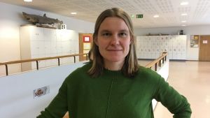 Yvonne Gunell tycker hybridmodellen fungerar relativt bra. Yvonne Gunell i grön tröja.