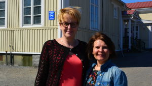 Yvonne Liljedahl-Lund och Maria Östberg. Tekniska direktören i Pdersöre, Yvonne Liljedahl-Lund och rektor Maria Östberg vid Bennäs skola
