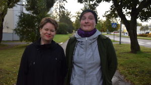 Kulturplaneraren Sirpa Huusko och kulturarbetaren Anna Luhtasela. Anna och Sirpa i Pojo.