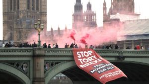 Brexitmotståndare demonstrerade på olika håll i London också på torsdagen. Brexitmotståndare demonstrerade på olika håll i London också på torsdagen.