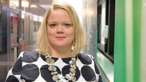 Jenni Tirronen är chef för småbarnspedagogik vid Helsingfors stad. Jenni Tirronen, chef för den svenska småbarnspedagogiken vid Helsingfors stad.