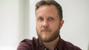 Rättspsykolog Tom Pakkanen har i sin studie om seriemord och brottssammanlänkning kunnat peka på att man i viss utsträckning redan på brottsplatsen kan se om det varit en seriemördare eller icke seriemördare som varit i farten. Tom Pakkanen